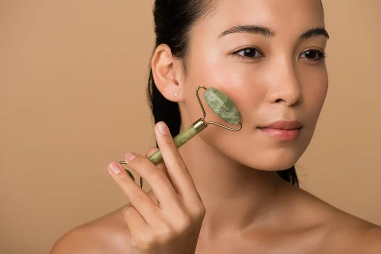 JADE FACE ROLLER. Reduces puffiness, tones skin + stimulates collagen Sweetwater Labs